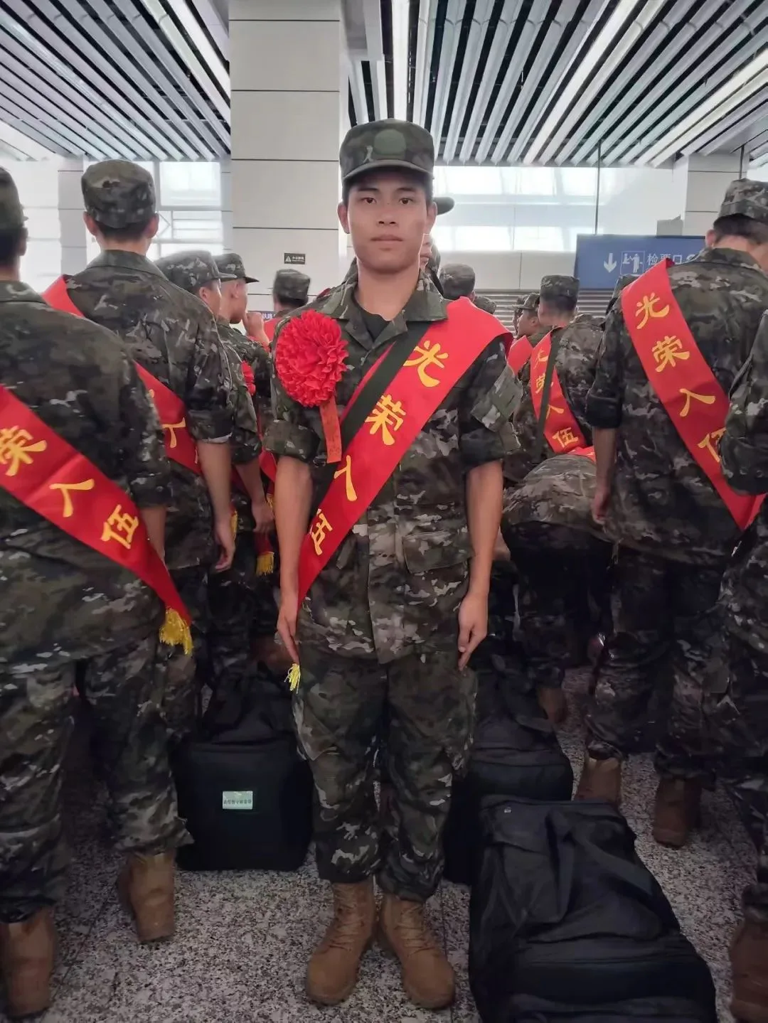军装高新学长帅炸啦！技能报国正当时 - 图4